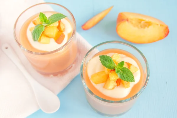 Peach smoothie — Stock Photo, Image