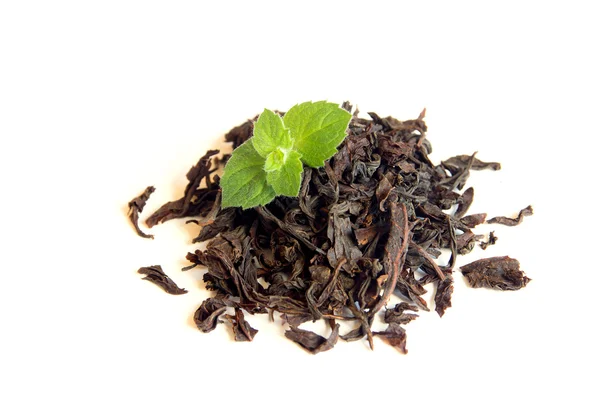 Kupie czarna herbata z miętą — Zdjęcie stockowe