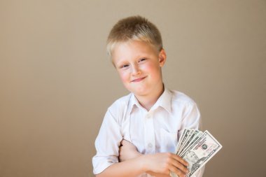 Çocuk para (dolar ile)