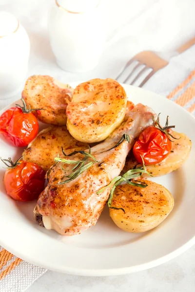 Pollo al forno con verdure — Foto Stock
