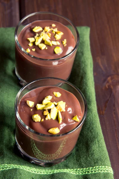 Mousse al cioccolato con pistacchi — Foto Stock