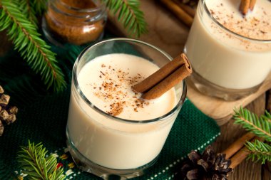 Tarçın yumurta likörü