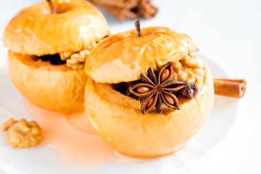 pişmiş elma dolması