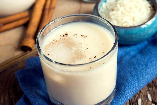 Horchata tarçın ile — Stok fotoğraf