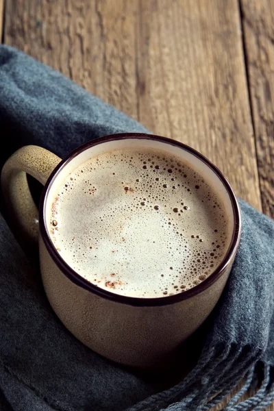 Kaffekopp och varm halsduk — Stockfoto
