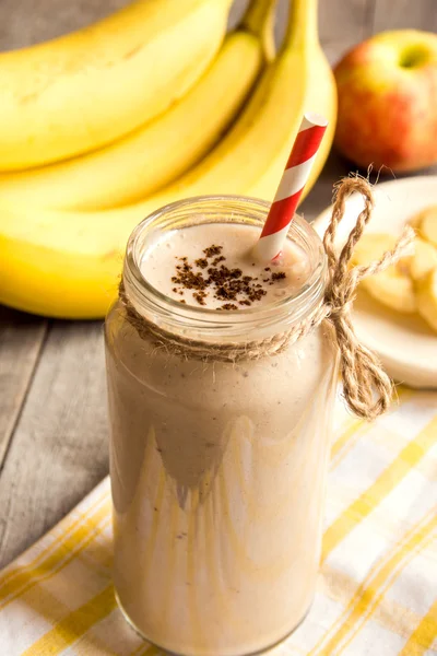 Banana smoothie with cinnamon — Stock Photo, Image