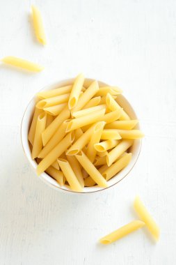 Pişmemiş makarna penne