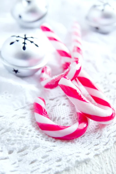 Decoración de Navidad con bastones de caramelo — Foto de Stock