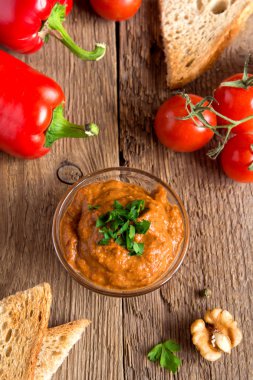 Közlenmiş biber Sos