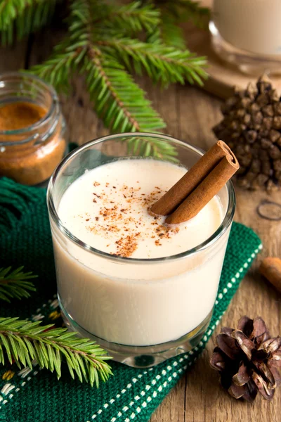 Tarçın yumurta likörü