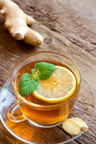 Herbata z cytryna, imbir i mięta — Zdjęcie stockowe