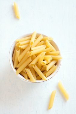 Pişmemiş makarna penne