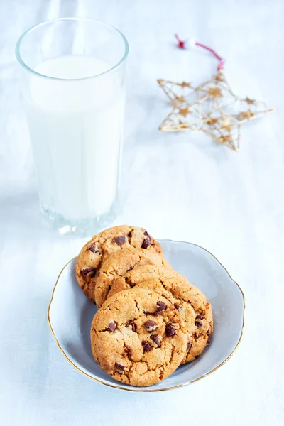 Galletas con chips de chocolate —  Fotos de Stock