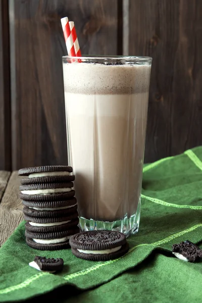 Turmix (csokoládé smoothie) a cookie-k — Stock Fotó