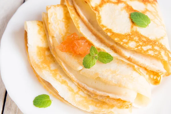 Panqueques con mermelada de manzana — Foto de Stock