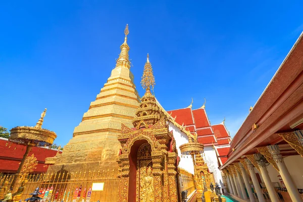 Golden Pagoda Year Tiger Zodiac Wat Prathat Cho Hae Temple — Stock Photo, Image