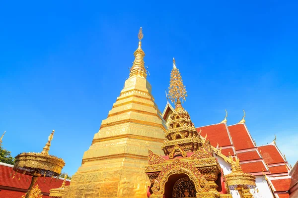 Golden Pagoda Year Tiger Zodiac Wat Prathat Cho Hae Temple — Stock Photo, Image