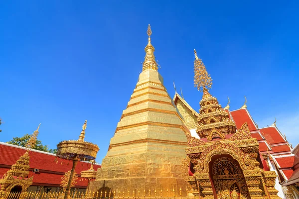 Golden Pagoda Year Tiger Zodiac Wat Prathat Cho Hae Temple — Stock Photo, Image