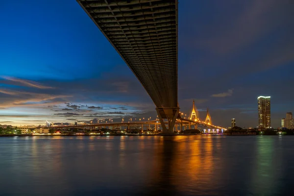 Gran Puente Colgante Sobre Río Chao Phraya Atardecer — Foto de Stock