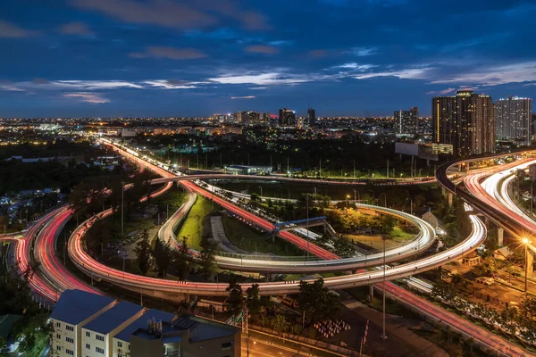 Verhoogde Knooppunt Kruising Viaduct Snelweg Bangkok Tijdens Schemering — Stockfoto