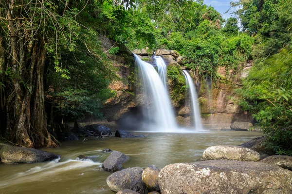 Haew Suwat Cachoeira Floresta Parque Nacional Khao Yai Tailândia — Fotografia de Stock