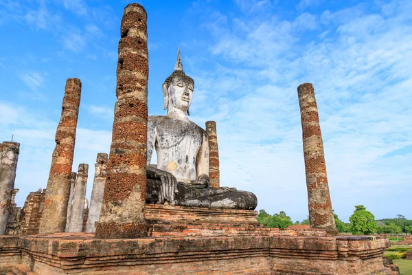 Estátua Buda Capela Arruinada Complexo Mosteiro Templo Wat Mahathat Parque — Fotografia de Stock