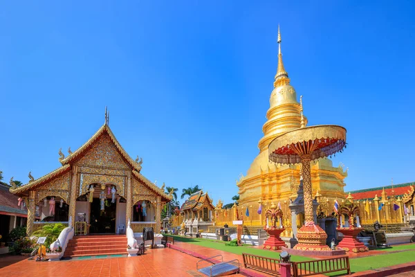 Gouden Pagode Bij Wat Phra Haripunchai Woramahawihan Lamphun Ten Noorden — Stockfoto