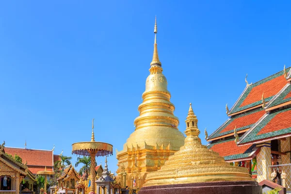 Arany Pagoda Wat Phra Hogy Haripunchai Woramahawihan Lamphun Észak Thaiföldön — Stock Fotó