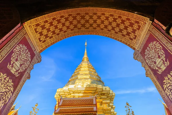 Wat Phra Att Doi Suthep Och Gyllene Pagoda Berömda Templet — Stockfoto