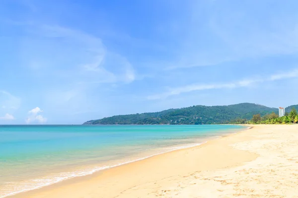 泰国普吉 卡隆海滩 水波清澈 旅游胜地和旅游胜地 — 图库照片