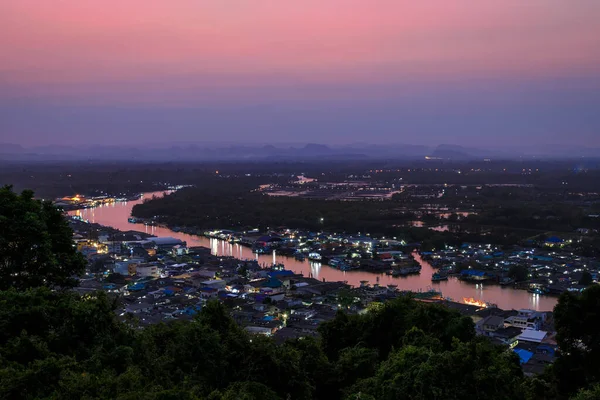 Pak Nam Chumphon Kasabası Balıkçı Köyü Khao Matsee Nehri Alacakaranlık — Stok fotoğraf