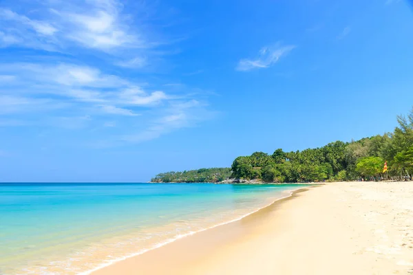 Praia Surin Com Água Cristalina Onda Famoso Destino Turístico Phuket — Fotografia de Stock