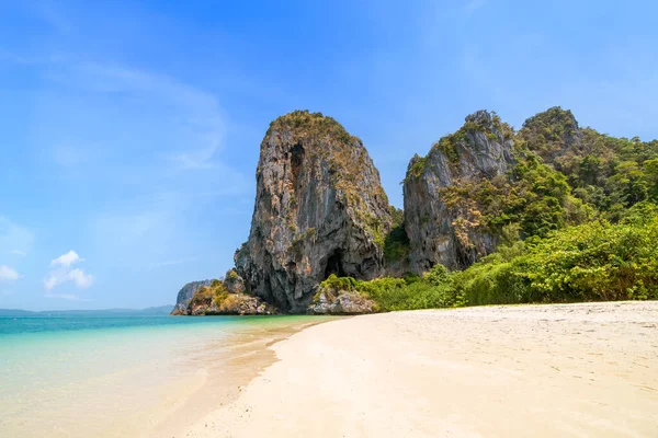 Phra Nang Railay Beach Crystal Clear Water Exotic Landmark Limestone — Stock Photo, Image