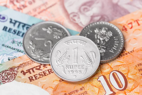 Indie Rupie peníze mince a bankovky — Stock fotografie