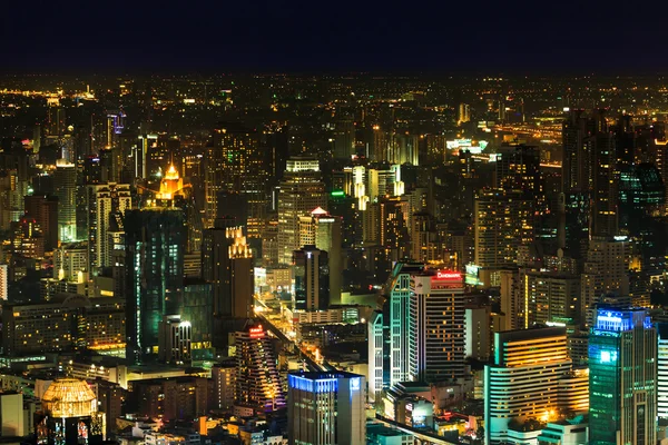 Downtown and business district in bangkok at night — Stock Photo, Image