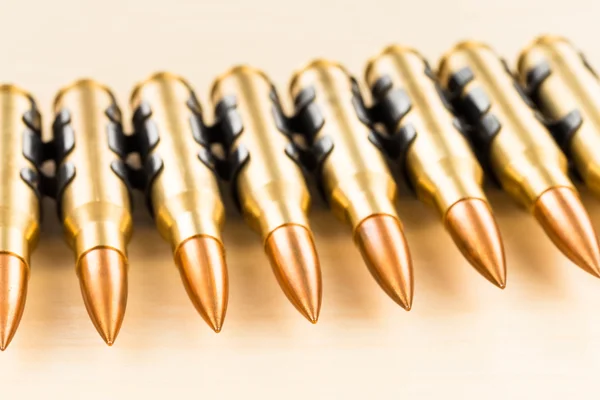 Machine gun bullet kedja närbild — Stockfoto