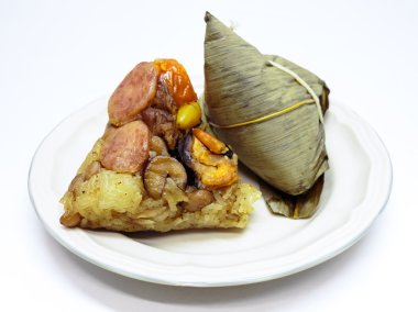 Zongzi veya pirinç köfte, geleneksel Çin yemeği