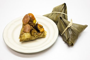 Zongzi veya pirinç köfte, geleneksel Çin yemeği