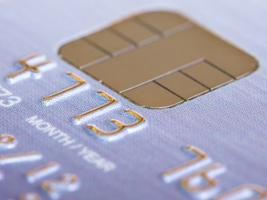 Platin kredi kartı mikro çip seçici odak ile