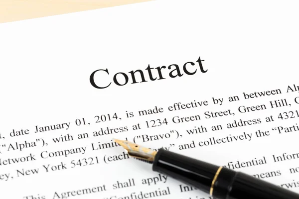 Business contract document with pen — Stock Photo, Image