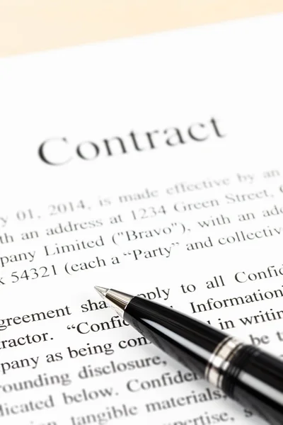 Business contract document focus on pen — Stock Photo, Image