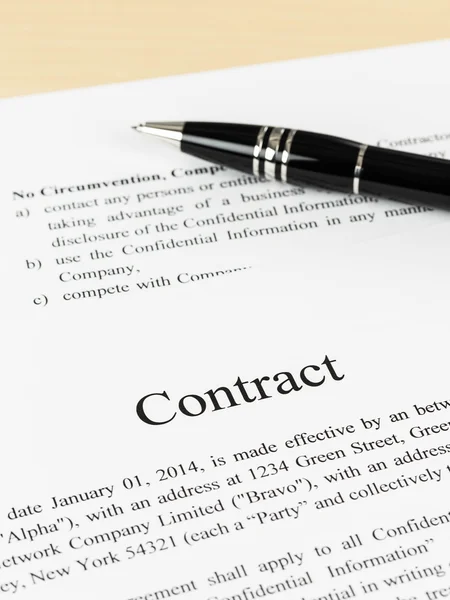 Business contract document with pen close-up — Stock Photo, Image