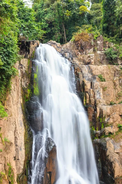 Cachoeira de Haew Narok, Parque Nacional Khao Yai, Tailândia — Fotografia de Stock