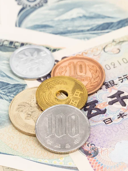 Japanische Geld-Yen-Banknote und Münzen aus nächster Nähe — Stockfoto