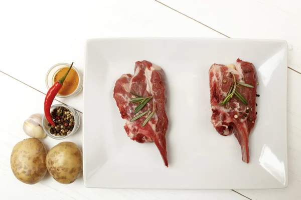 Agnello, patate, aglio e altri ingredienti — Foto Stock