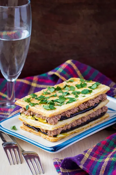 Fransız meze yağlı patlıcan ile fasulye, mea krem