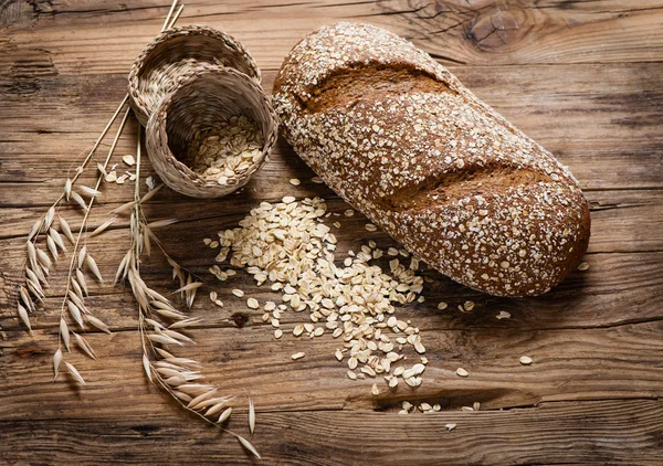 Вівсяний хліб і зернові — стокове фото