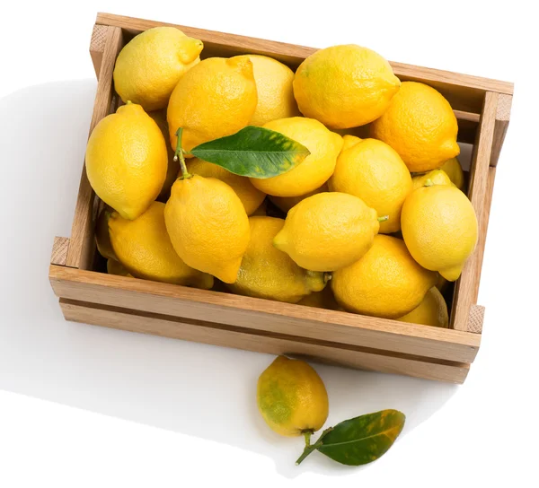 Limones en una caja, vista desde arriba . —  Fotos de Stock