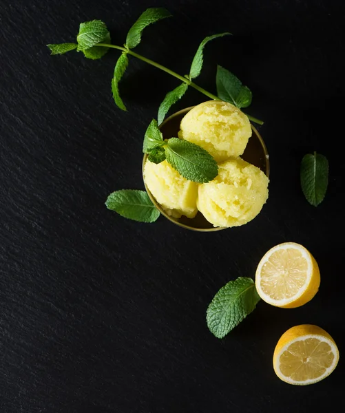 Sorbetto al limone, vista sopra . — Foto Stock