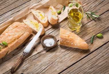 Zeytinyağlı taze ekmek